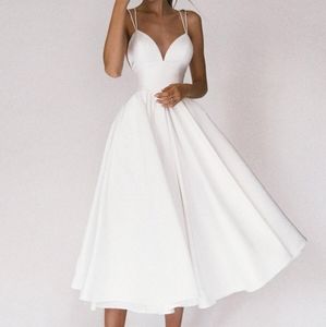 Elegant strappy V-neck dress